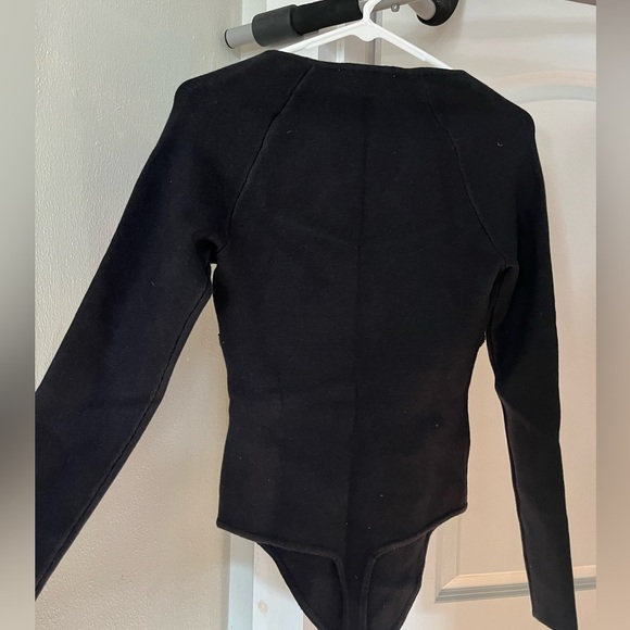 Abercrombie Long Sleeve Sweetheart Sweater - Picture 4 of 4